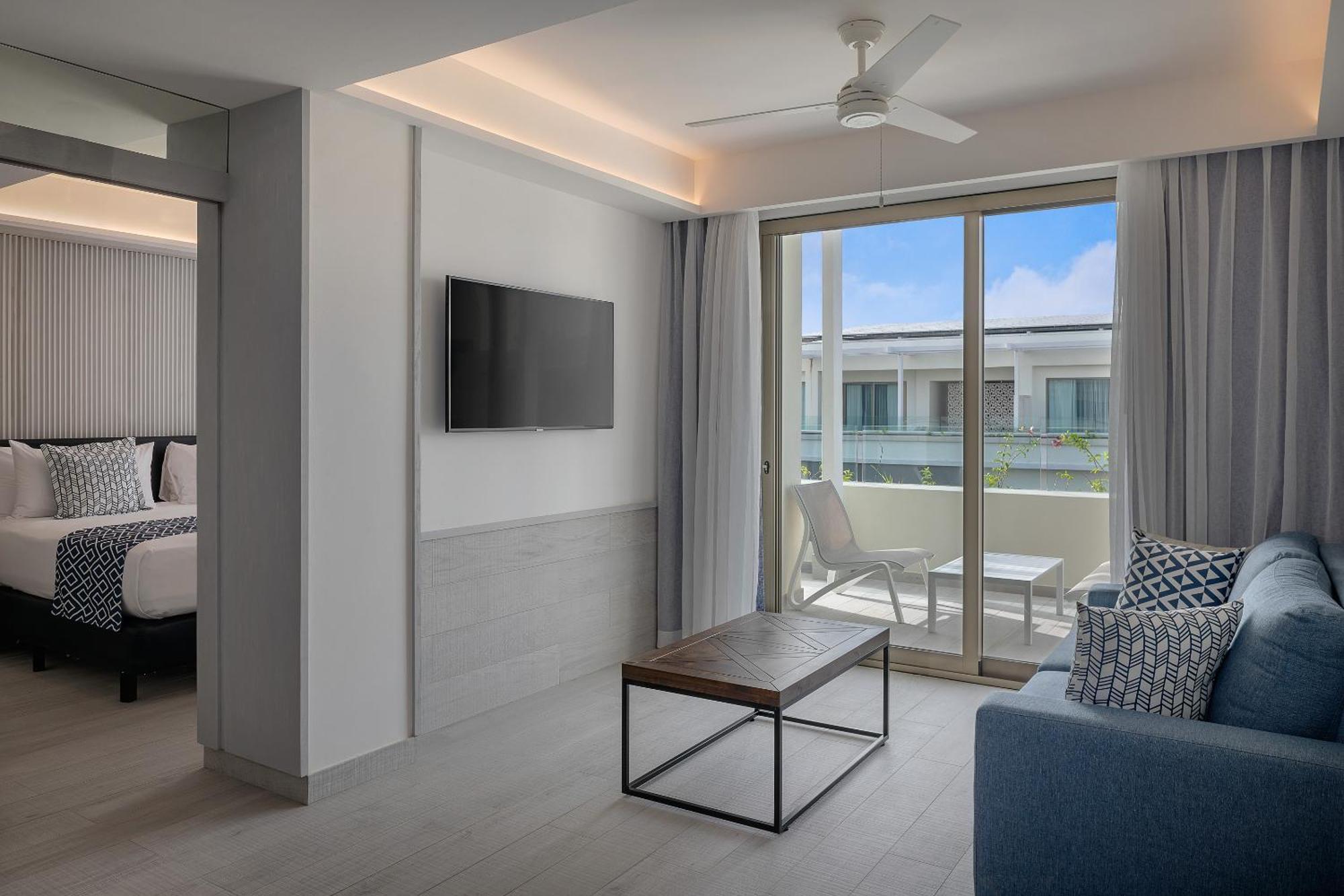 Catalonia Grand Costa Mujeres All Suites & Spa Cancún Exterior foto Suite at Hilton Garden Inn, Cancun